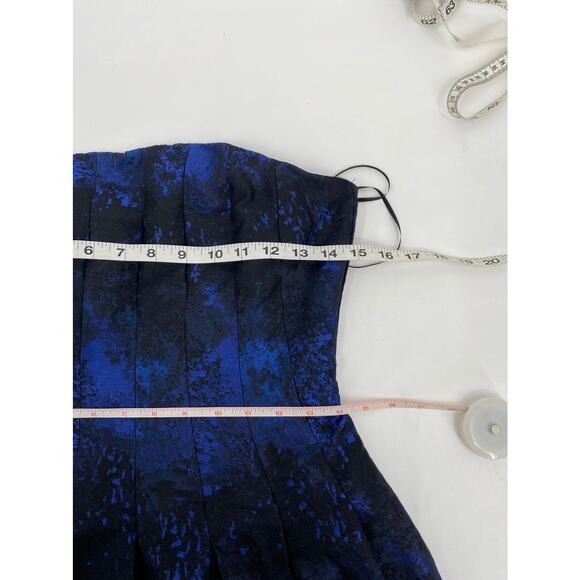 H&M Strapless Dress Black Blue Lace Mini Fit & Flare Size 6 - Picture 8 of 9